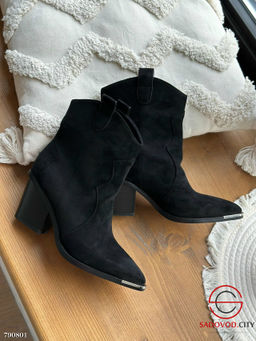 Женские осенние сапоги Казаки