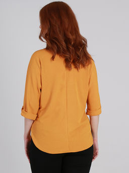 Блузка трикотажная с украшением горчичная - Almond фото 3