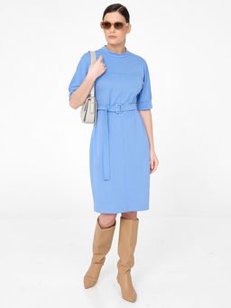 Платье с вырезом по спинке