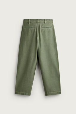 PANTAL?N CHINO BAGGY FIT PLIEGUES / Verde medio