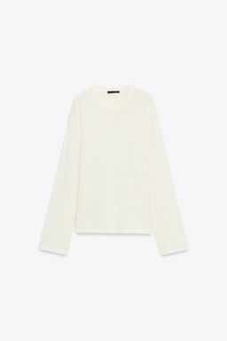 CUT-OUT KNIT TOP