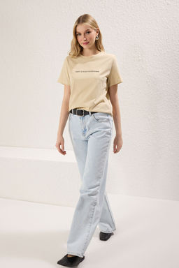 TRENDYOLMILLA Beyaz %100 Pamuk Slogan Bask?l? Relaxed/Rahat Kesim Basic Bisiklet Yaka Orme T-Shirt TWOSS20TS0207 фото 2