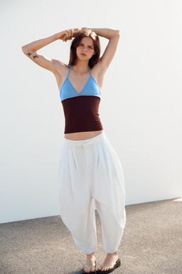 PANTALON VOLUMEN PLIEGUES / Gris azul