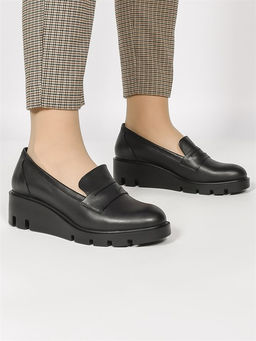 Туфли модельные на выход и на работу B-1