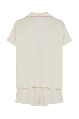 Trendyolmilla Beyaz Kurdele/Fiyonk ve Biye Detayl? Viskon Sortlu Dokuma Pijama Tak?m? THMSS24PT00290 фото 13