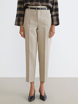 Beli Kemerli Dar Fit Kad?n Pileli Pantolon