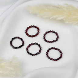 Кольцо на резинке из Граната 17,5р.