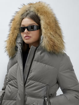 Куртка женская зимняя с мехом енот премиум класса серого цвета 3215Sr - Visdeer фото 16