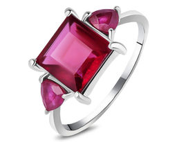 Кольцо, 1 рубин корунд квадрат 8 мм/3.35 ct. , 2 рубин корунд триллион 4 мм/0.67 ct., Санторини