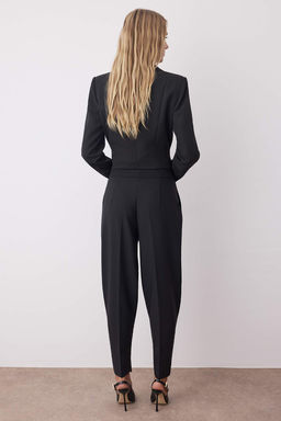 Siyah Paca Dugme Detayl? Wide Leg ve Havuc Olabilen Kumas Pantolon TWOAW26PL00032
