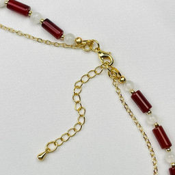 Колье из Сердолика и Селенита с подвеской