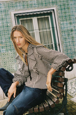 RUFFLED GINGHAM BLOUSE - Zara фото 13