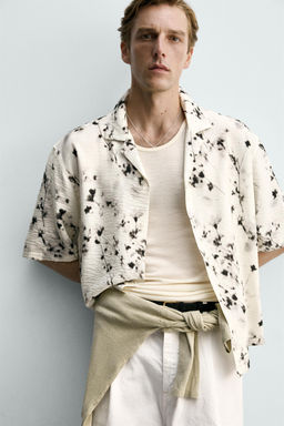 CAMISA RELAXED FIT ESTAMPADO FLORAL / Blanco roto