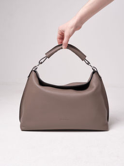 Сумка кожаная на плечо 30900 тауп