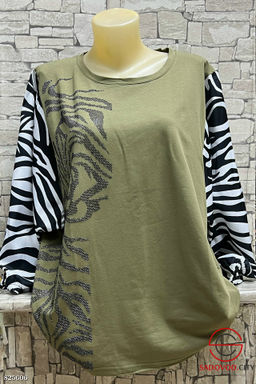 Кофта женская со стразами