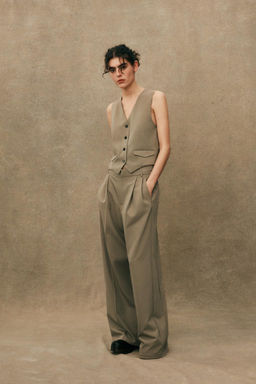 TROUSERS WITH DOUBLE PLEAT