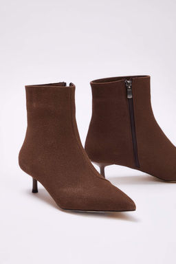 Kahverengi Suet Sivri Burun Bilekte Kitten Ince Topuklu Kad?n Bot TAKAW26BO00045