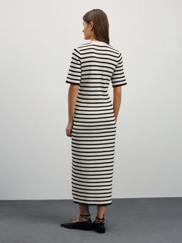 Вязаное платье миди в полоску / Zarina  фото 4