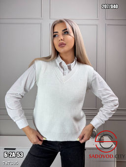 Женская жилетка вязаная