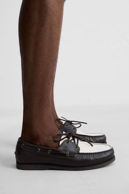 LEATHER DECK SHOES