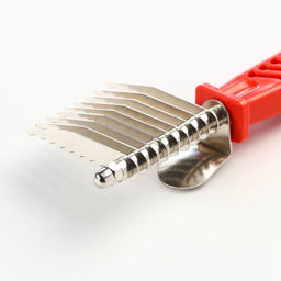 Колтунорез боковой, 9 лезвий, 6,5 х 17 см, красный - Пижон фото 4