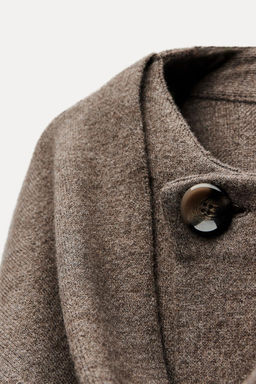 SHORT KNITTED COAT WITH SCARF - Zara фото 20