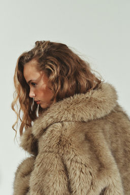 SHORT FAUX FUR COAT - Zara фото 5