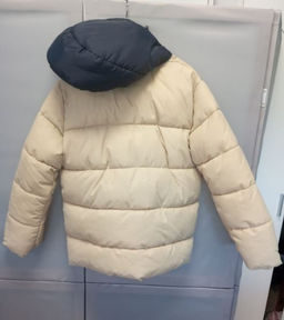 Куртка бежевая