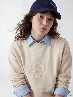 Свитшот женский Paris с вышивкой oversize