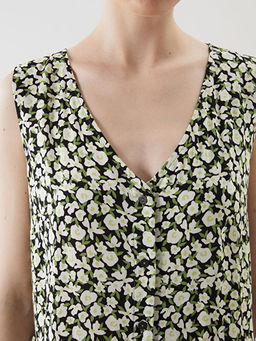 V Yaka ?i?ekli A Kesim Elbise