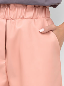 Расширенные шорты кораллового цвета из экокожи коралл 132306 - Mark formelle фото 4