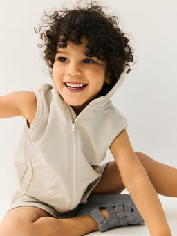 Жилет с капюшоном "Жемчуг" из облегченного футера 0+