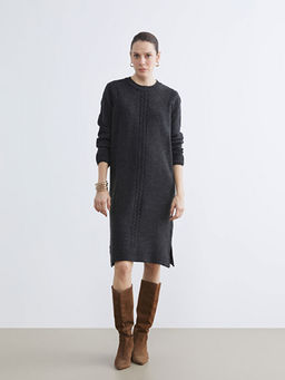 Bisiklet Yaka Kendinden Desenli Triko Elbise