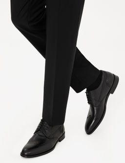 Черные классические туфли