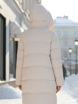 Пальто зимнее утепленное с капюшоном женское бежевого цвета 7638B - Visdeer фото 23