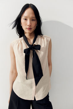 Blusa con lazada