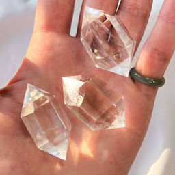 Кристалл двухконечный из Горного Хрусталя - Радуга самоцветов фото 3