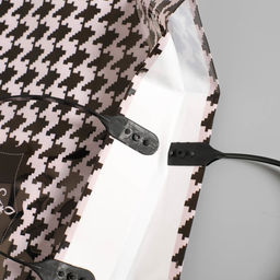 Цена за 10 шт. Пакет «Шанель», полиэтиленовый, с пластиковой ручкой, 34×34 см, 100 мкм