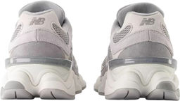 Кроссовки взрослые