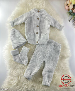 Костюм из 4 предметов: стильная кофточка на пуговках с кармашками, шапочка, штанишки и носочки. - Bruno фото 3