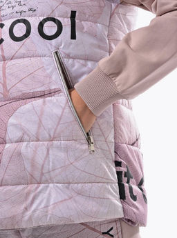 Уникальный стеганный жилет на синтепоне с принтом дизайнерской работы - А+б коллекция фото 27