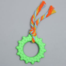 Игрушка жевательная с канатом Кольцо с хвостом, зелёная - Пижон фото 2