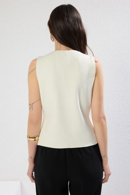 Trendyolmilla Ekru Slim Bisiklet Yaka Yelek TWOSS25YE00072  фото 4