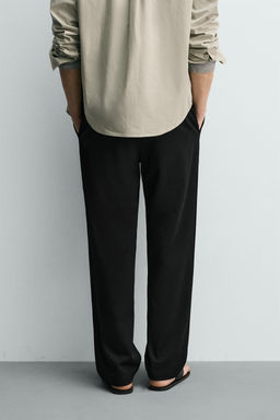 PANTAL?N STRAIGHT FIT CONFORT / Negro