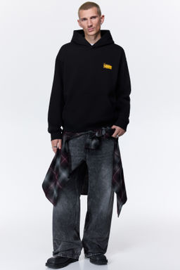 Sudadera estampada con capucha Loose Fit - H&m фото 8