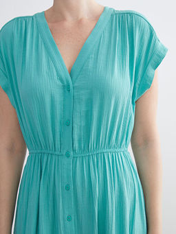 V Yaka Dokulu Belden Oturtmal? Elbise