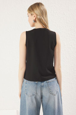 Trendyolmilla Siyah S?f?r Kol Kalp Dugme Detayl? Regular/Normal Kesim OrmeYelek TWOSS25YE00033  фото 6