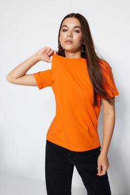 TRENDYOLMILLA Beyaz %100 Pamuk Regular/Normal Kal?p K?sa Kollu Basic Bisiklet Yaka Orme T-Shirt TWOSS23TS00000  фото 34