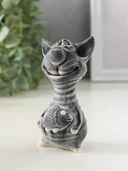 Сувенир "Кот худой с рыбой" 9,5 см