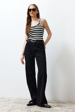 Siyah Cizgili Fitted Vucuda Oturan Havuz Yaka Fitilli Esnek Orme Atlet TWOSS24AL00033